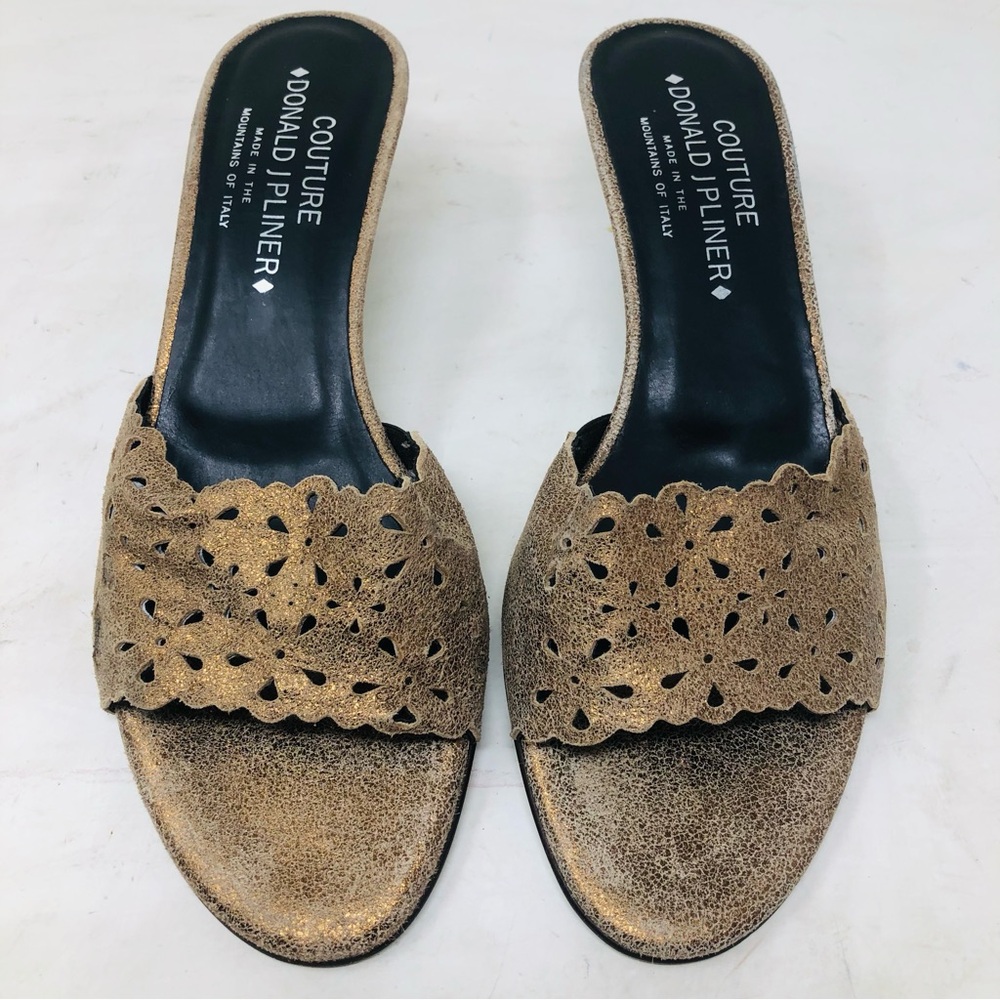 New Donald J Pliner Lazer Cut Leather Clogs